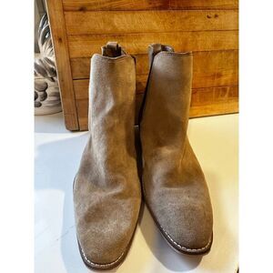 Urban Outfitters Eli Chelsea Shoe the Bear Taupe Suede Boots Men’s Sz 10